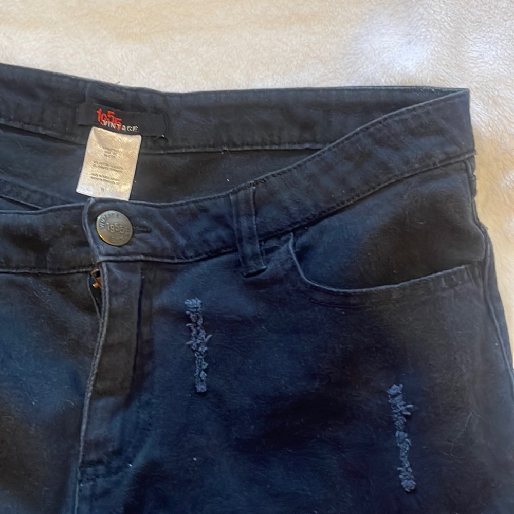 Shorts - Picture 3 of 3
